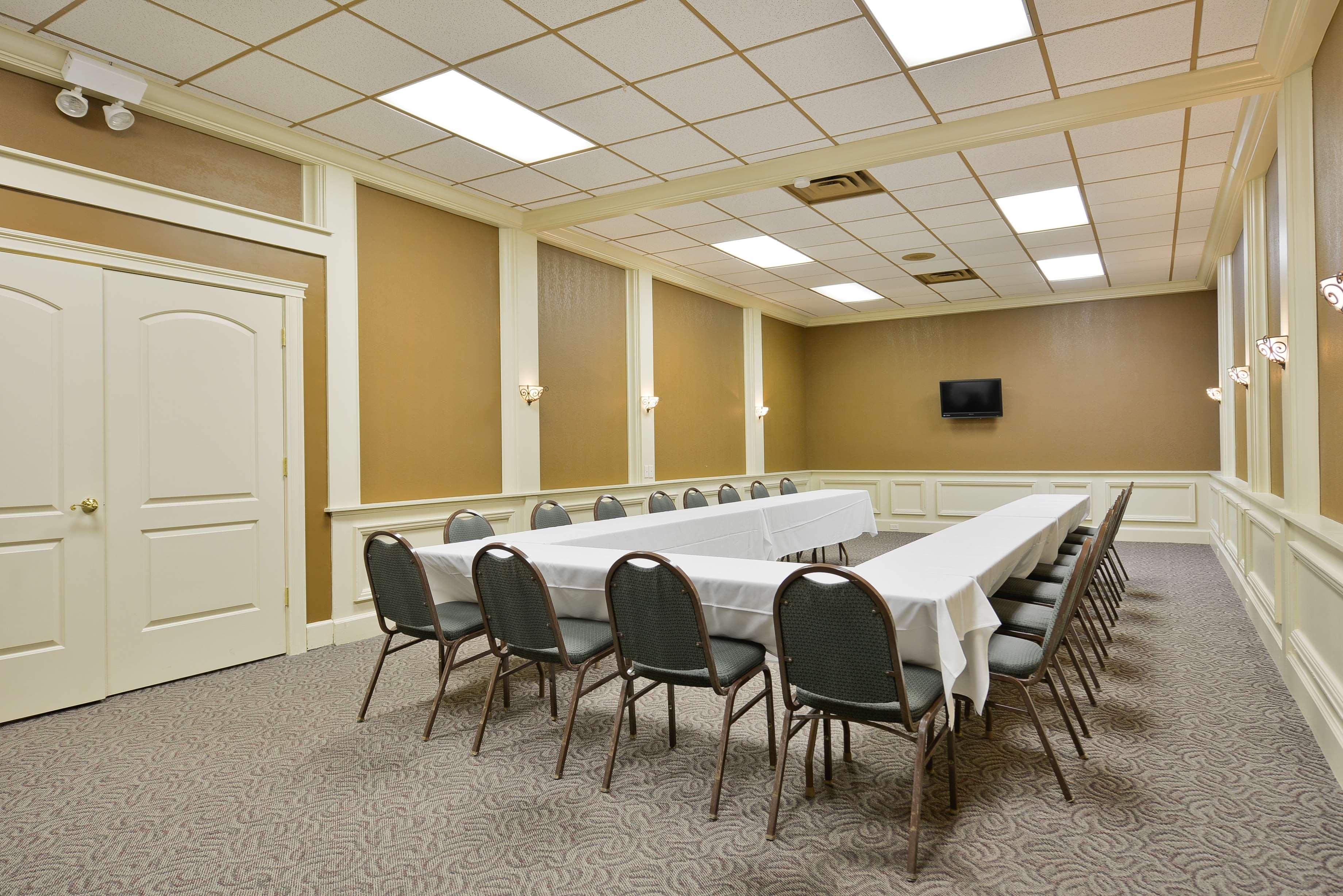 Best Western Green Bay Inn And Conference Center Business photo